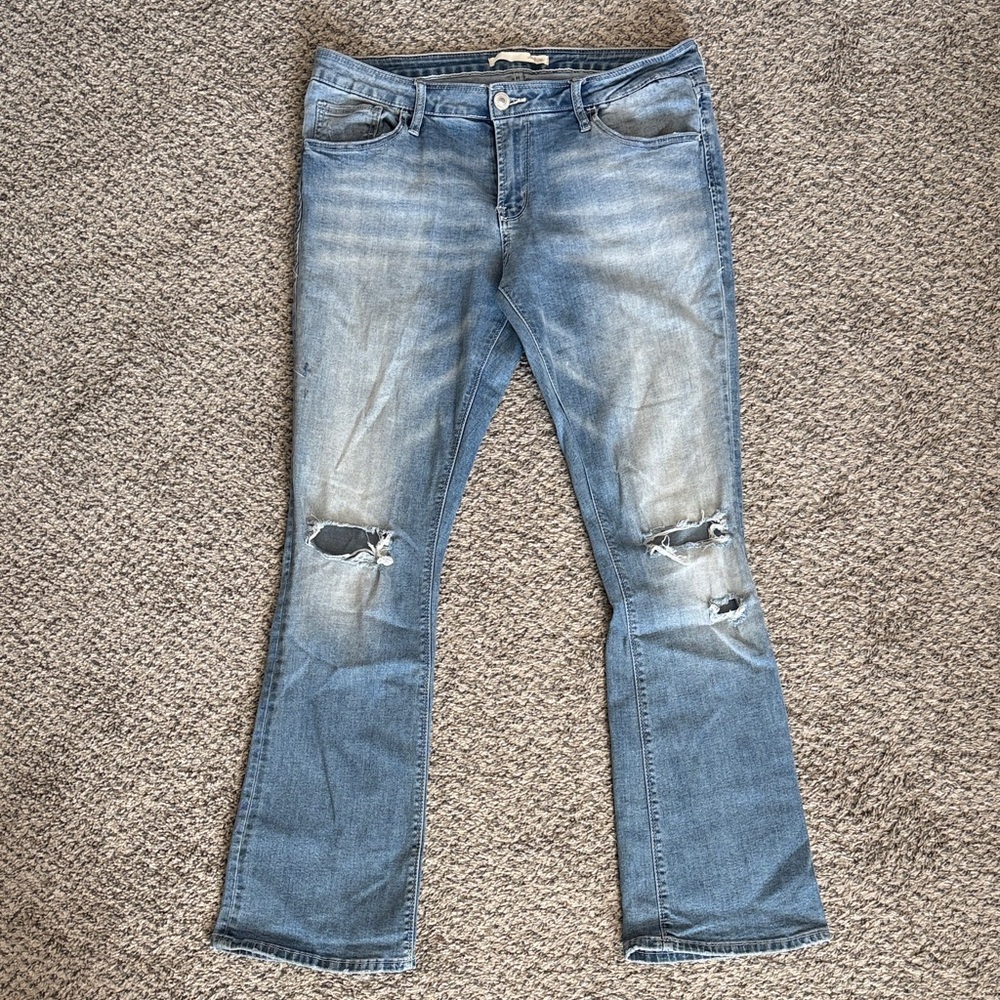 Daytrip Lynx Kick Boot Cut Distressed Light Blue Women's Jeans Size 30R